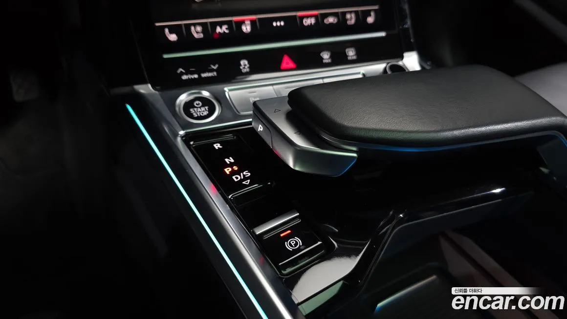Audi e-tron — фото 4
