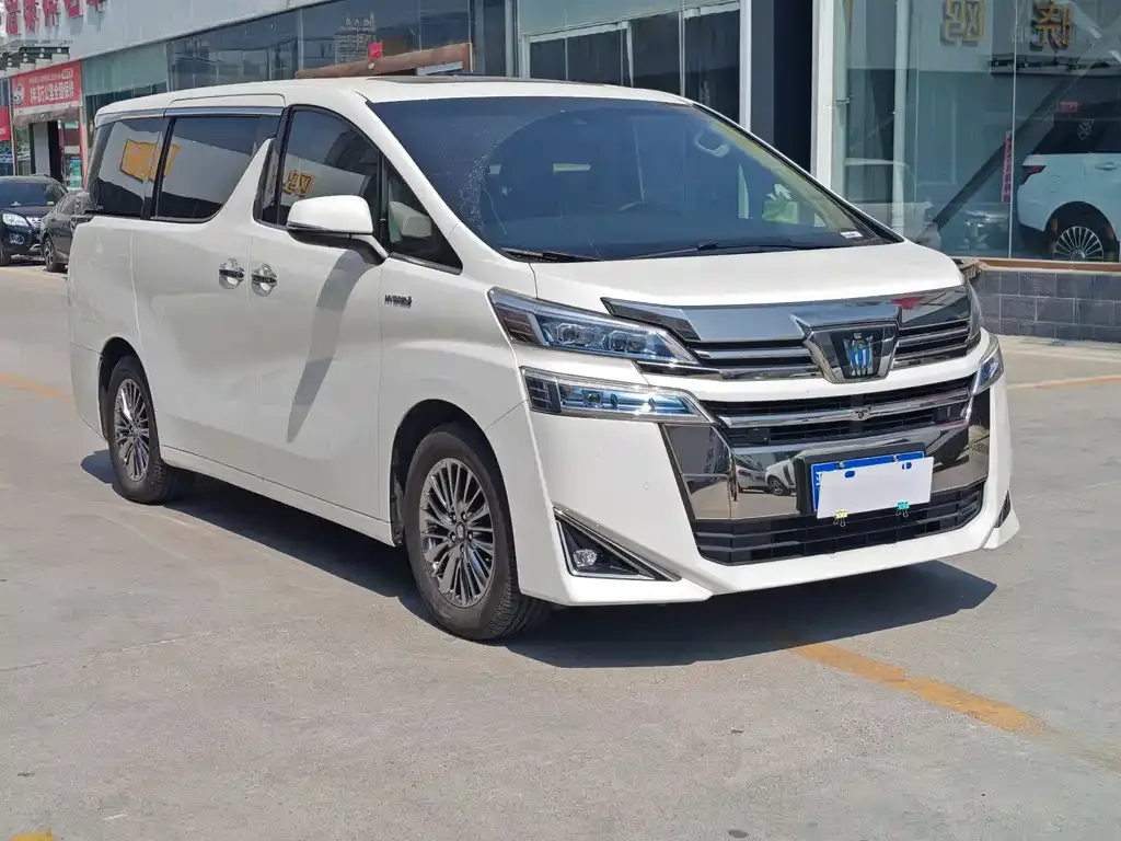 Toyota Alphard — фото 4