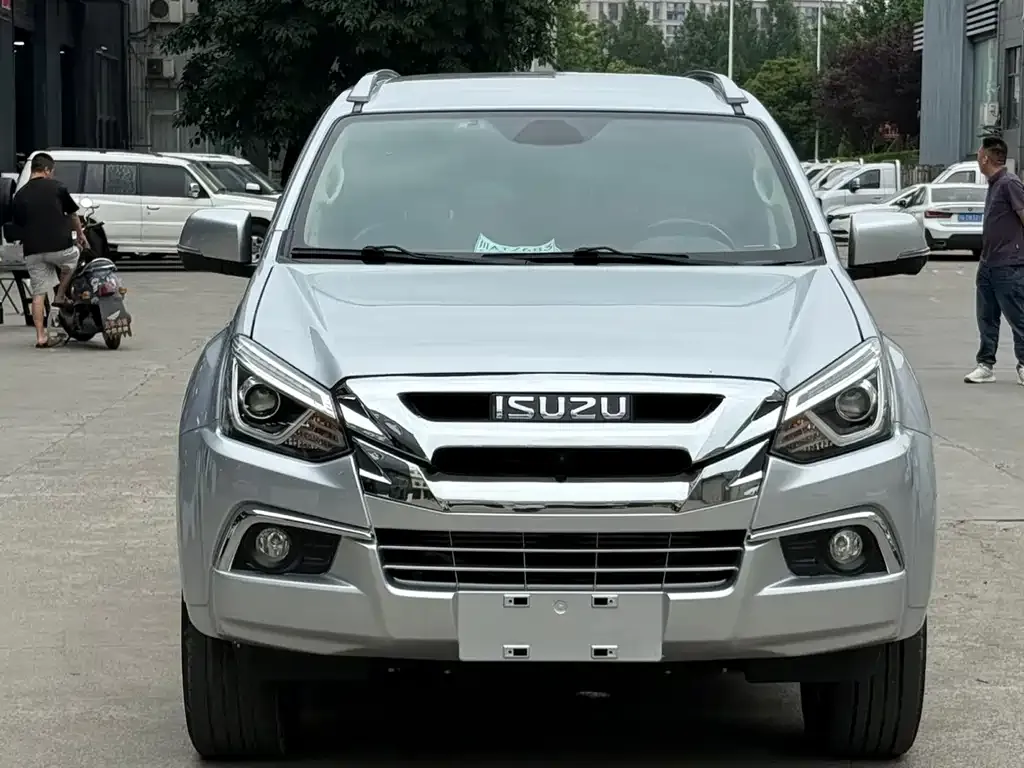 Isuzu MU-X — фото 5