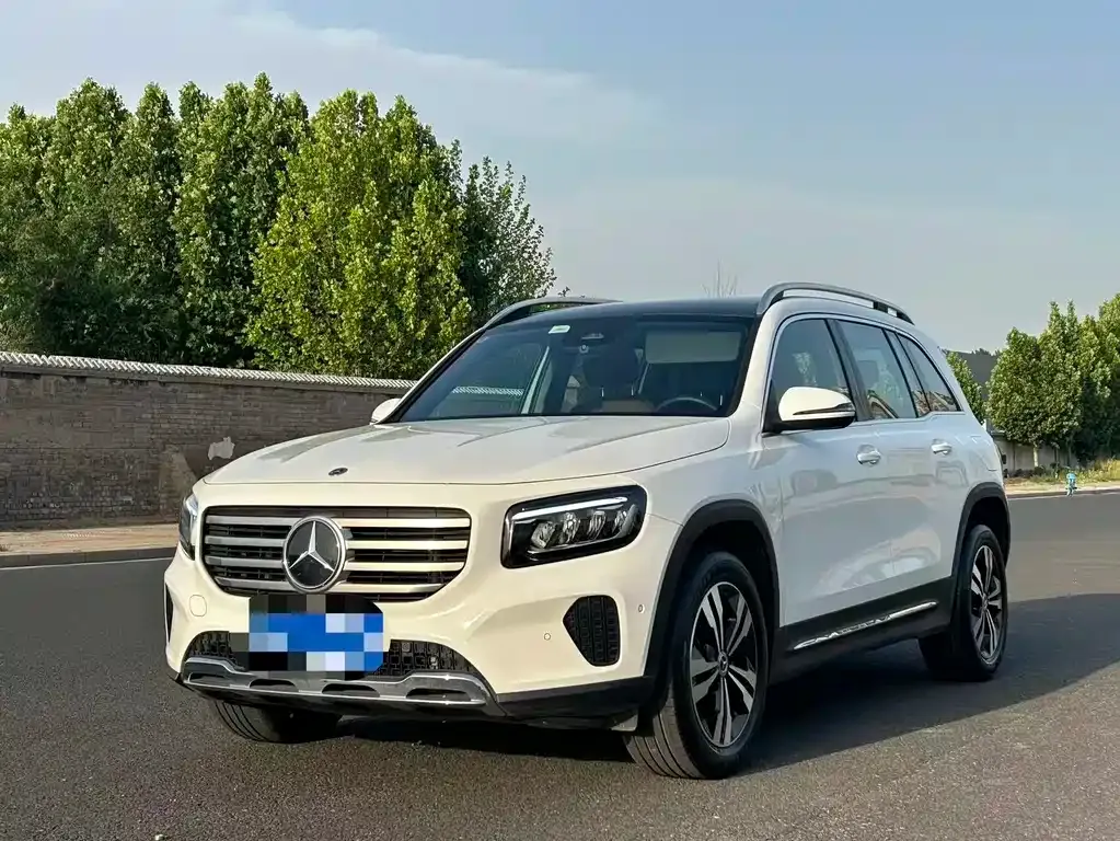 Mercedes-Benz GLB — фото 1