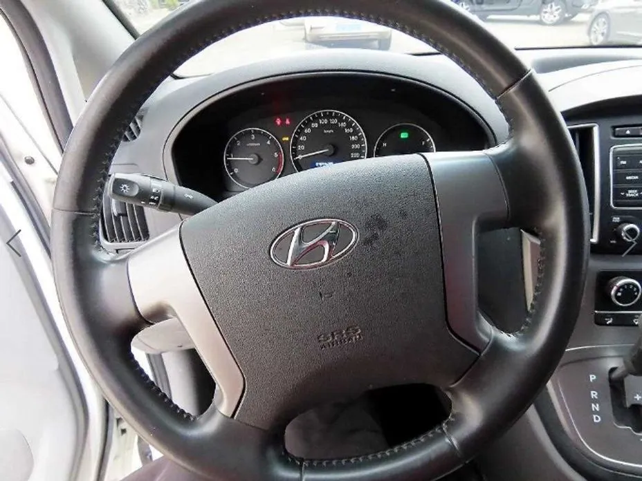 Hyundai Starex — фото 7