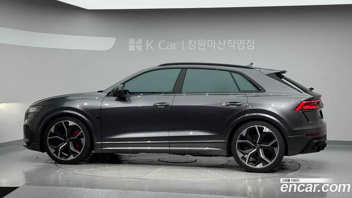 Audi RSQ8 — фото 5
