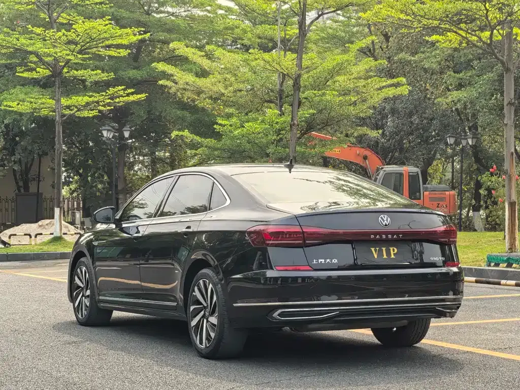 Volkswagen Passat — фото 7