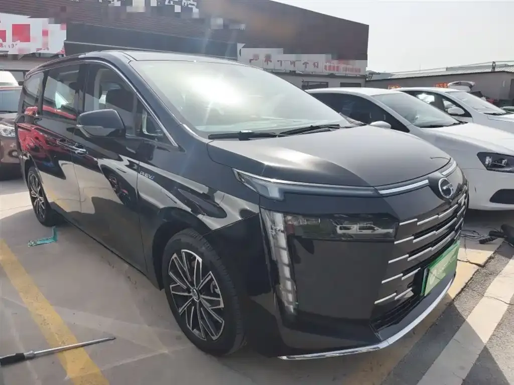 GAC Motor E8 Hybrid — фото 5