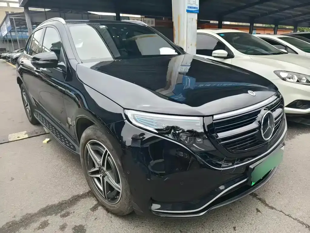 Mercedes-Benz EQC — фото 1