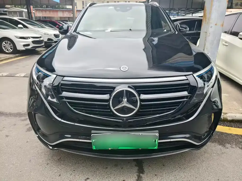 Mercedes-Benz EQC — фото 10