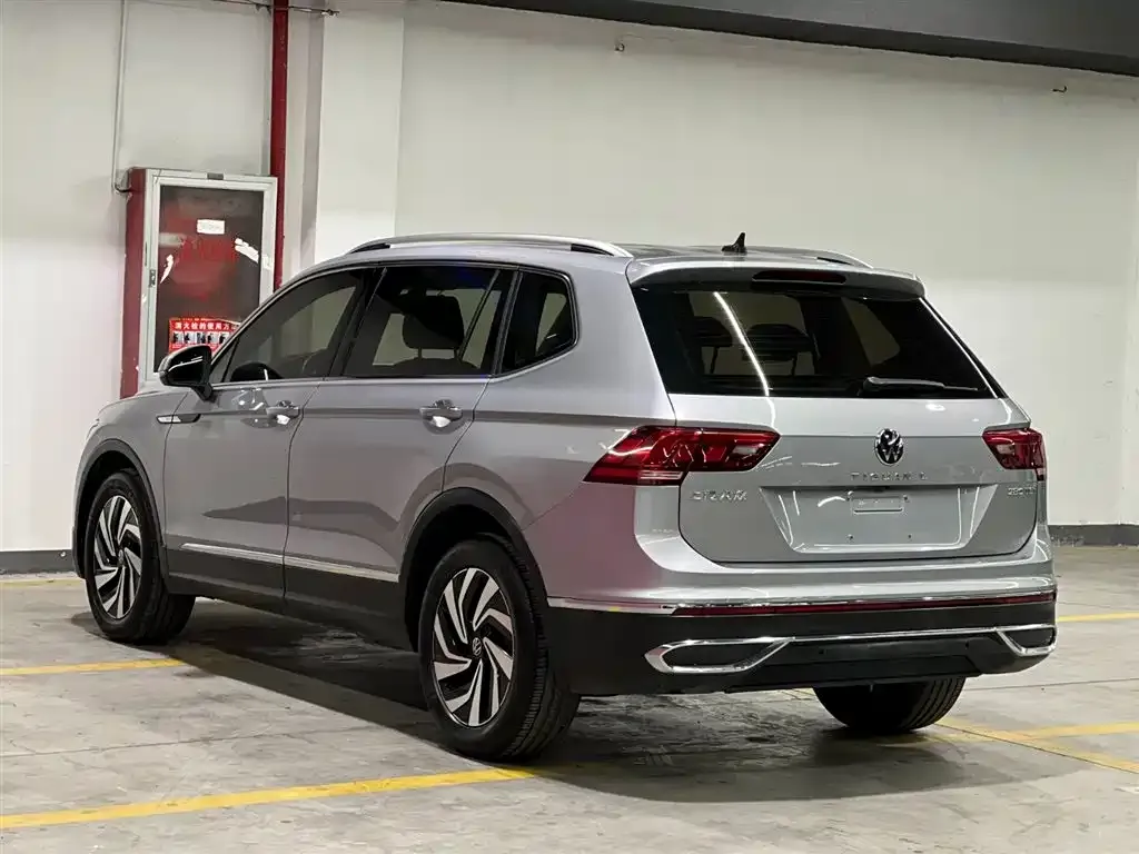 Volkswagen Tiguan L — фото 5