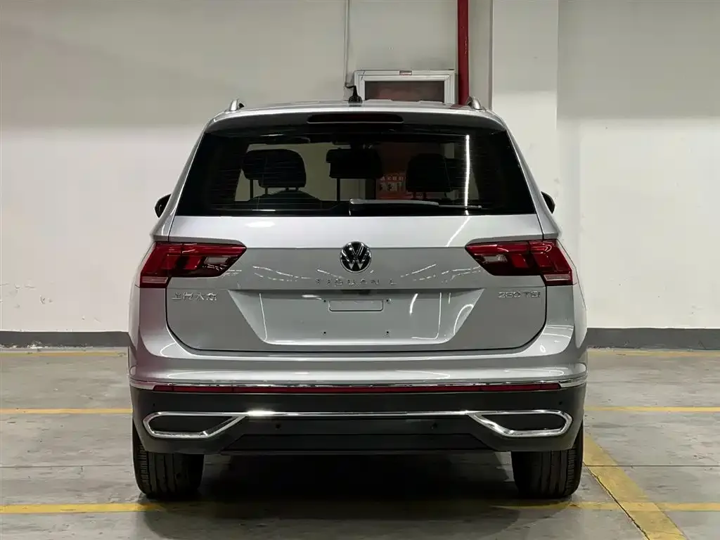 Volkswagen Tiguan L — фото 10