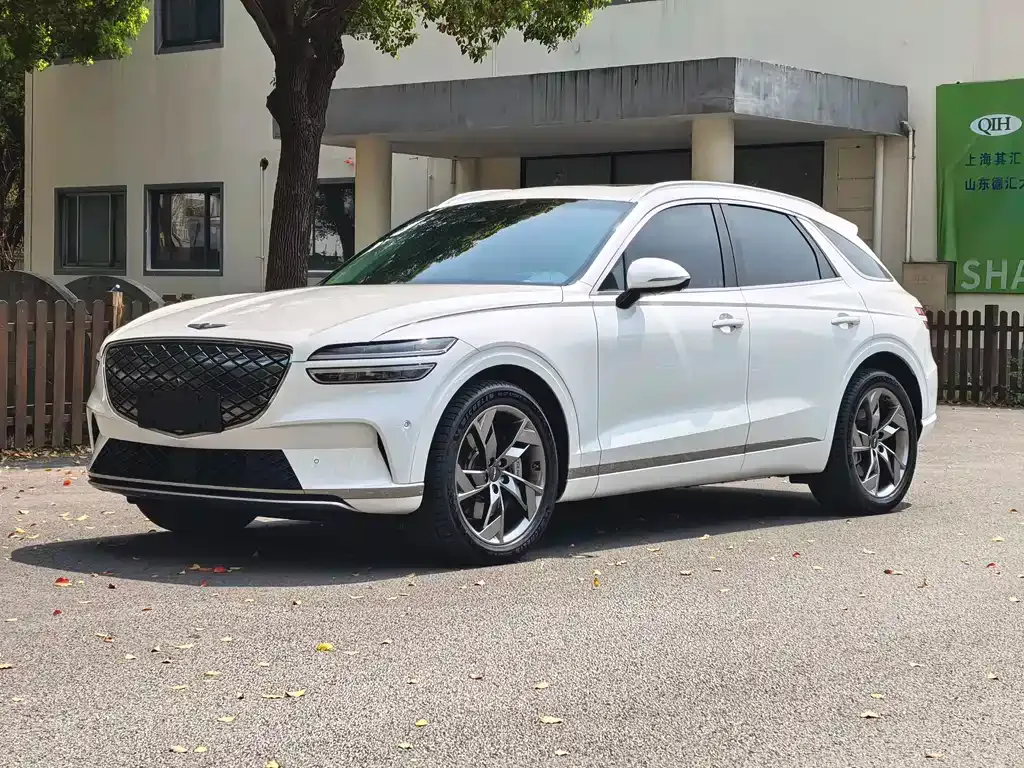 Genesis Electric GV70 — фото 1