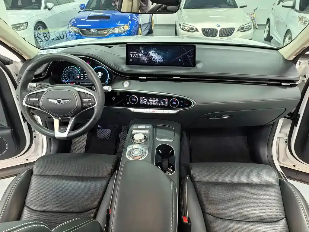 Genesis Electric GV70 — фото 4