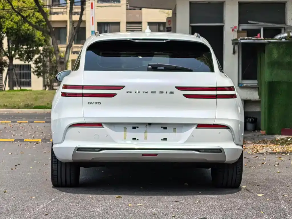 Genesis Electric GV70 — фото 2