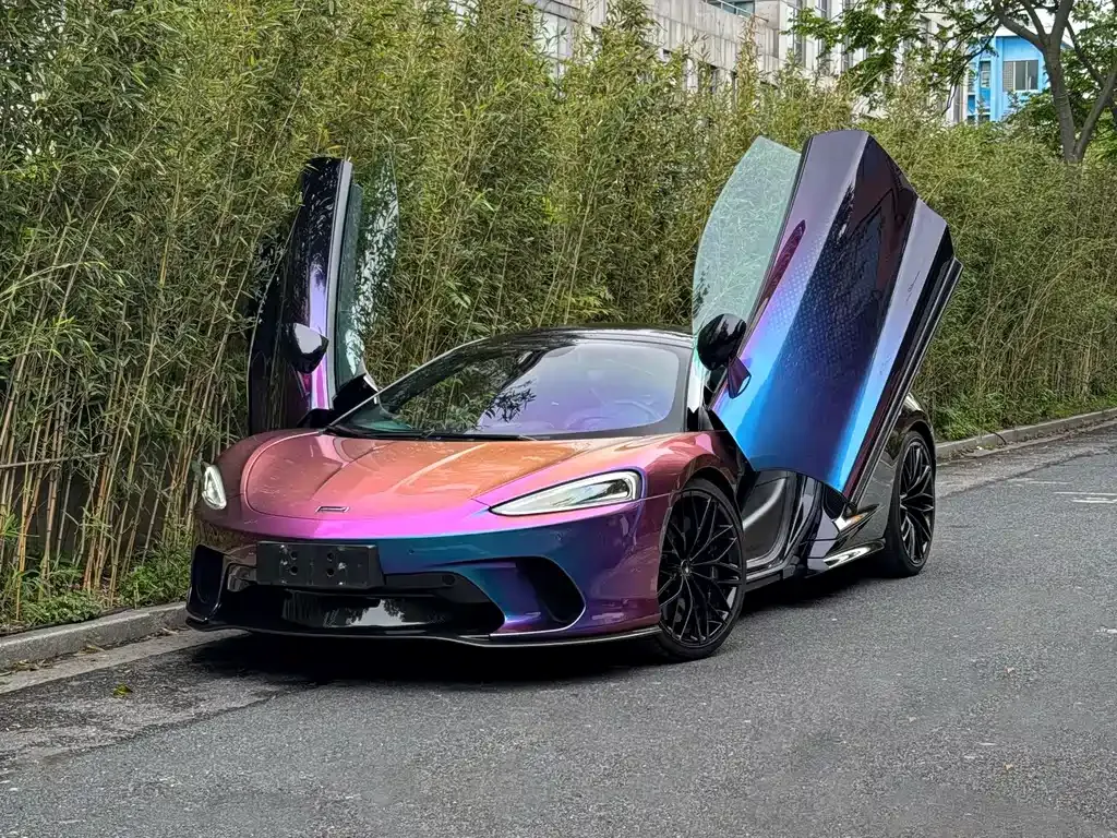 McLaren GT — фото 1