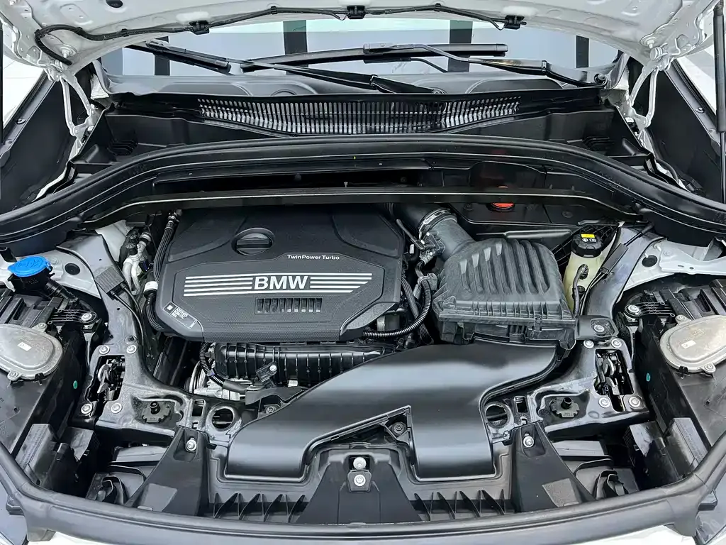BMW X1 — фото 9