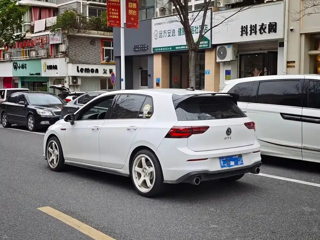 Volkswagen Golf GTI — фото 2