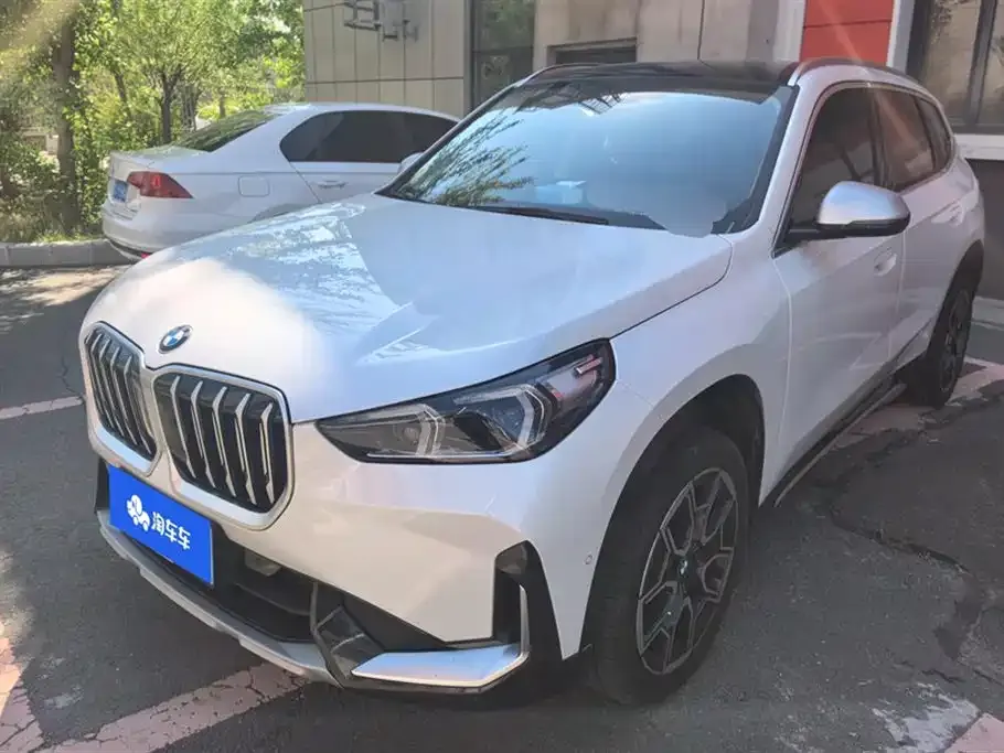 BMW X1 — фото 1