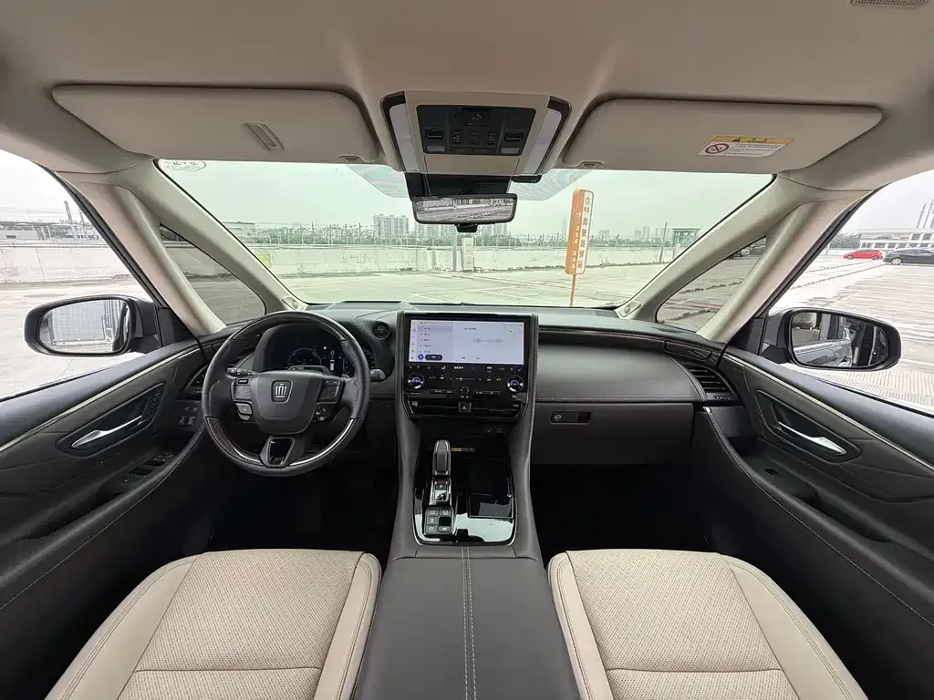 Toyota Vellfire — фото 10