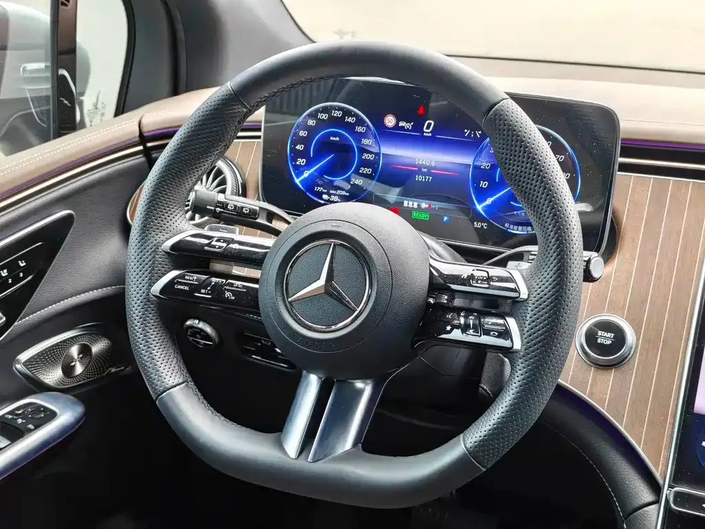Mercedes-Benz EQE SUV — фото 9