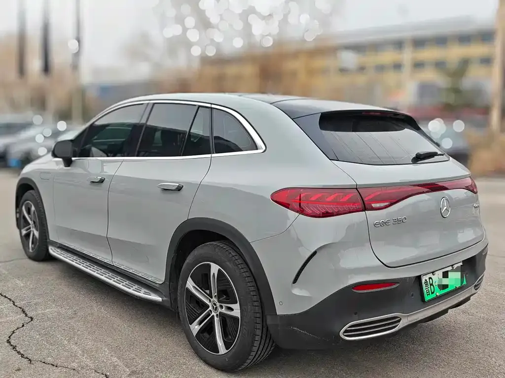 Mercedes-Benz EQE SUV — фото 10