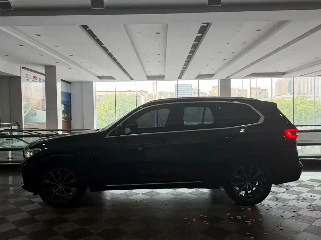 BMW X5 (Import) — фото 2