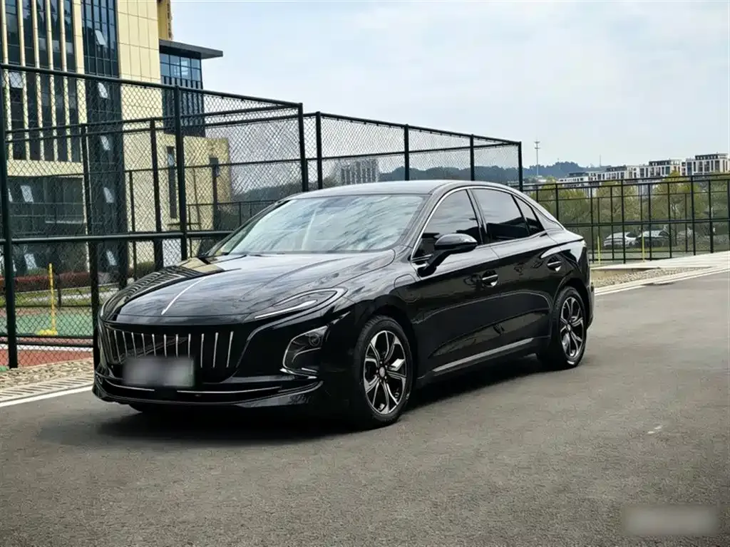 Hongqi E-QM5 — фото 1