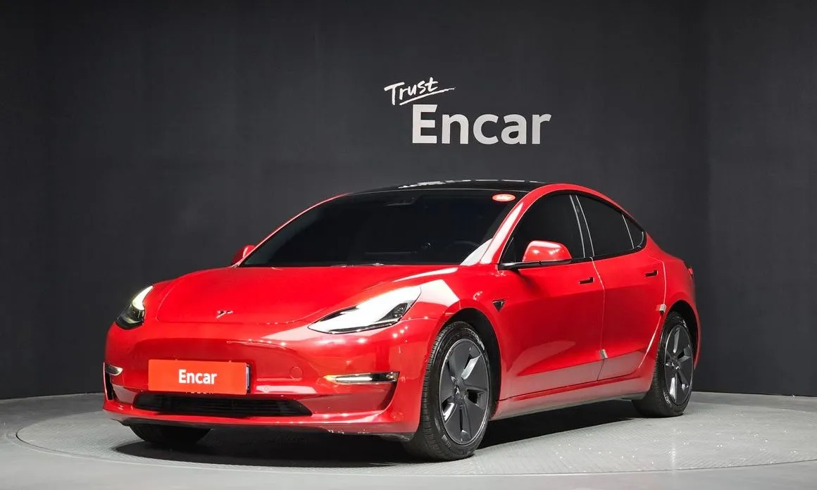 Tesla Model 3 — фото 1