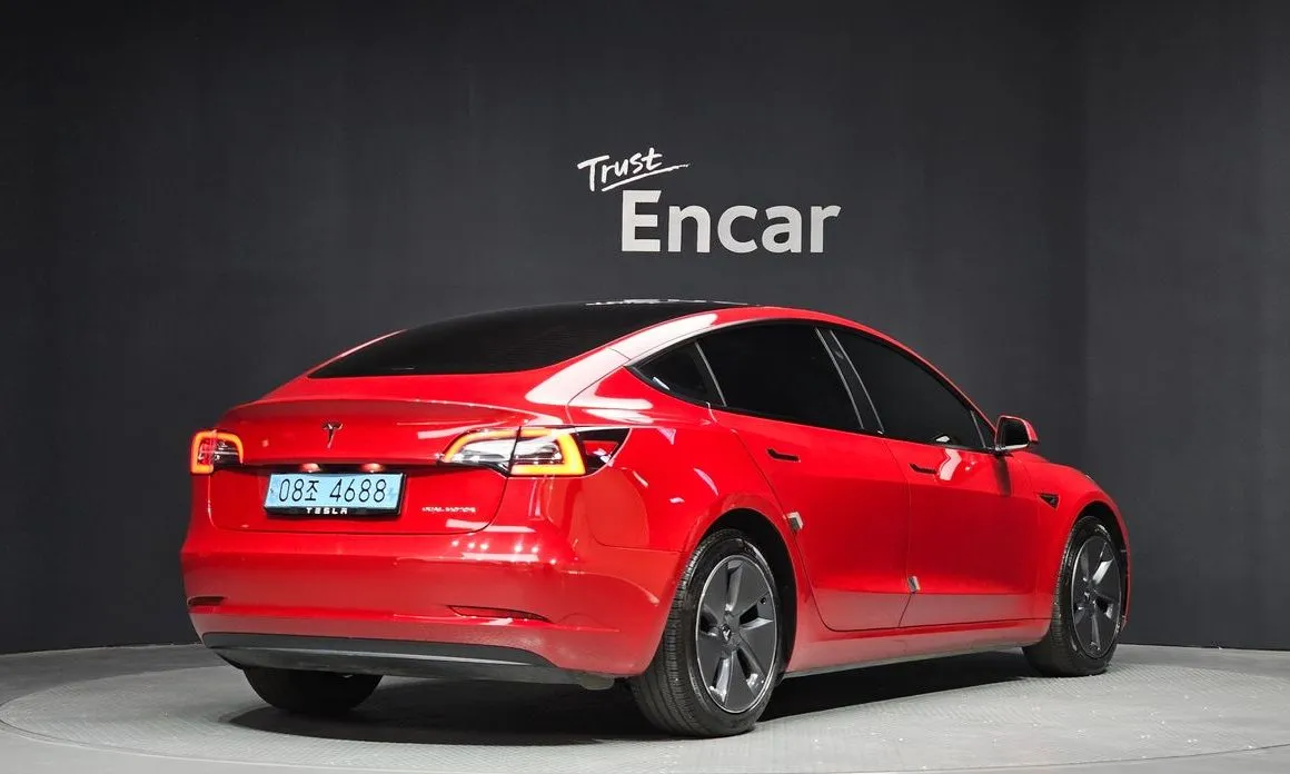 Tesla Model 3 — фото 10