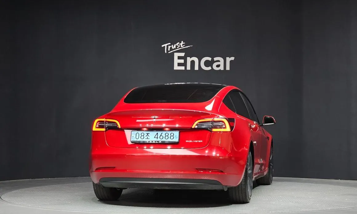 Tesla Model 3 — фото 5