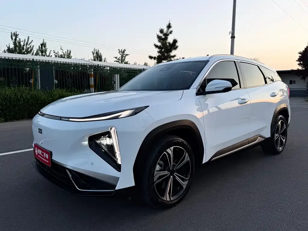 Geely Galaxy L7 — фото 1