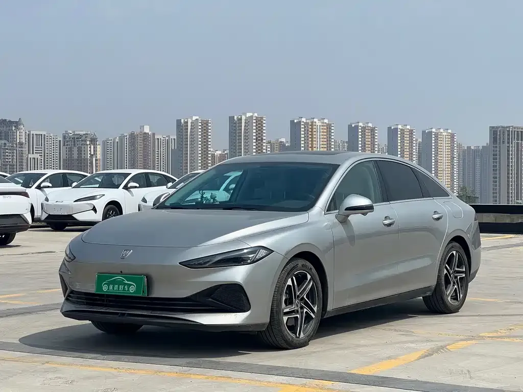 Roewe D7 — фото 1