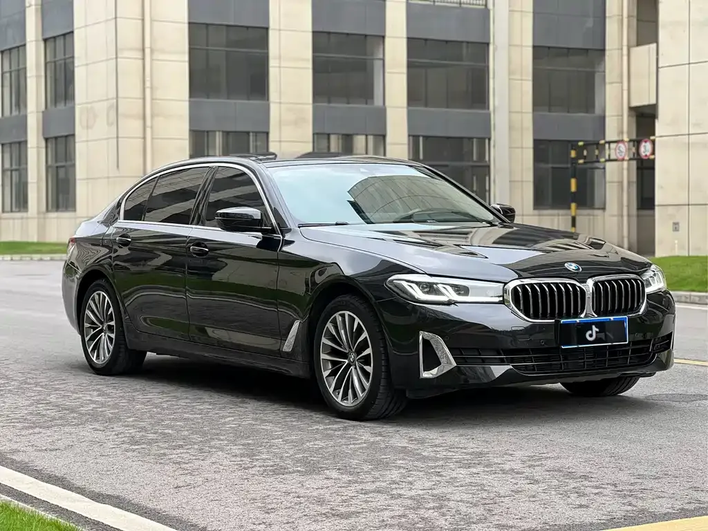 BMW 5 Series — фото 4