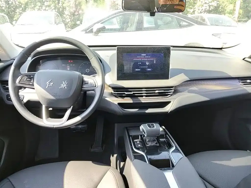 Hongqi E-QM5 — фото 3