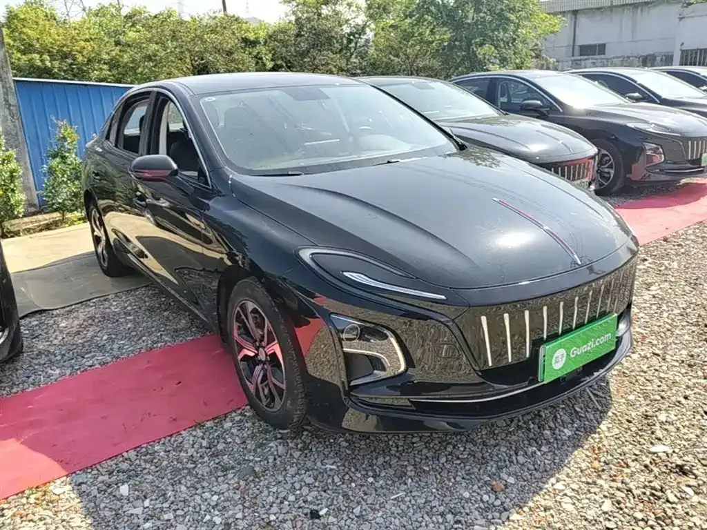 Hongqi E-QM5 — фото 4