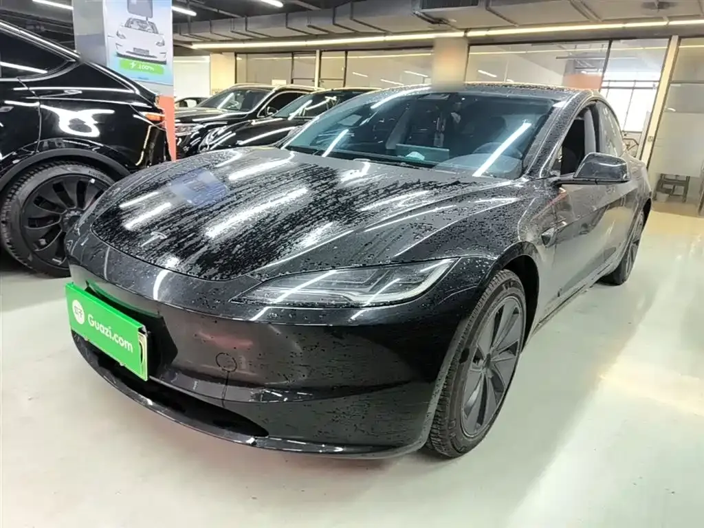 Tesla Model 3 — фото 1