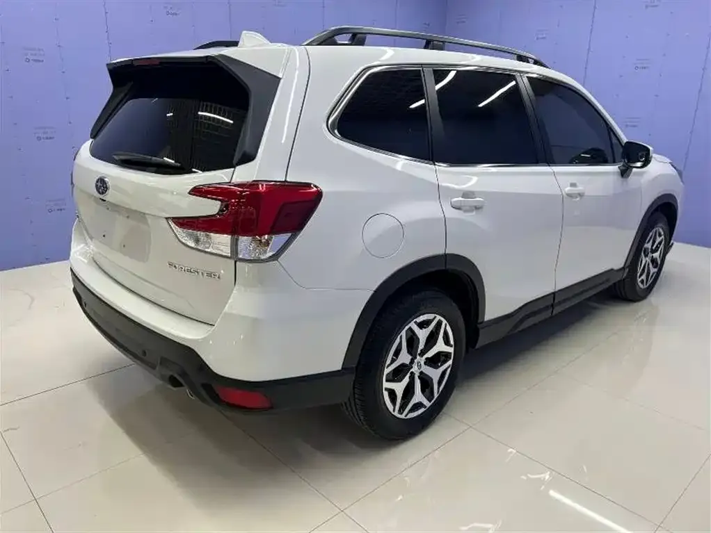 Subaru Forester — фото 10