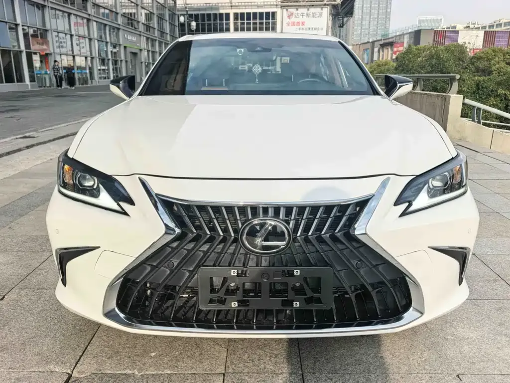 Lexus ES — фото 5