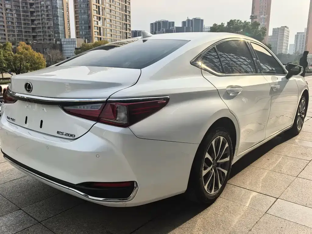 Lexus ES — фото 7