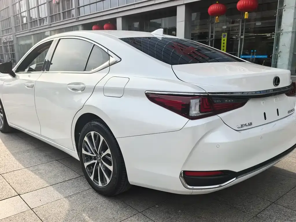Lexus ES — фото 4