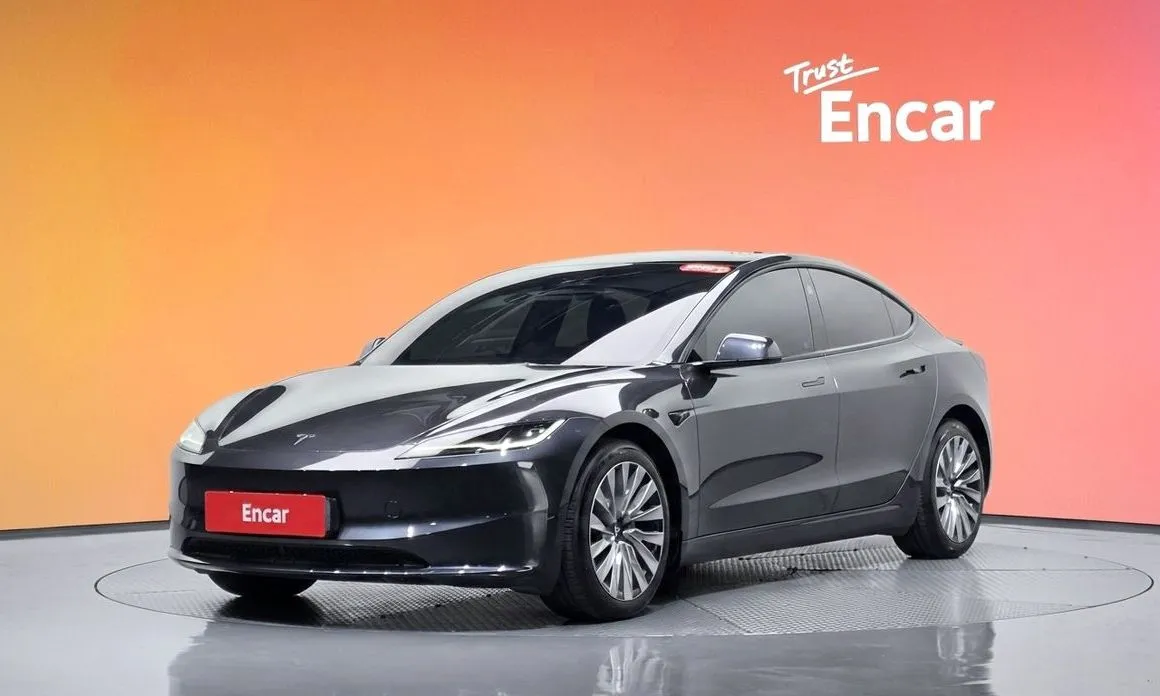 Tesla Model 3 — фото 1