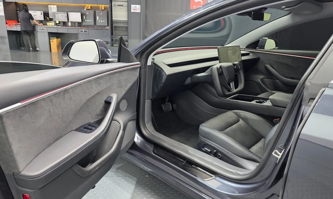 Tesla Model 3 — фото 10