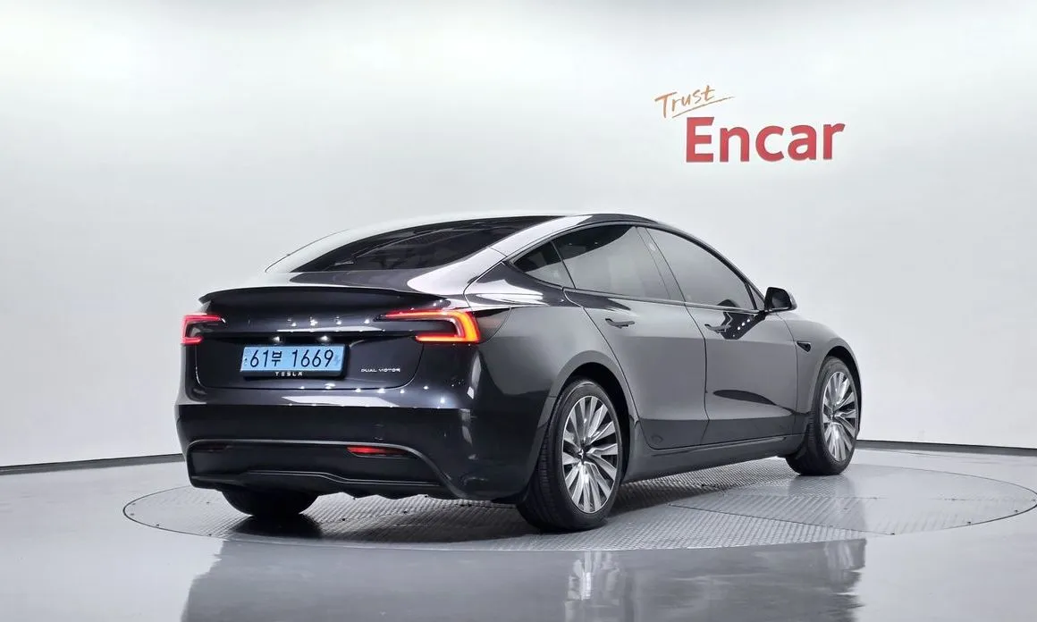 Tesla Model 3 — фото 3