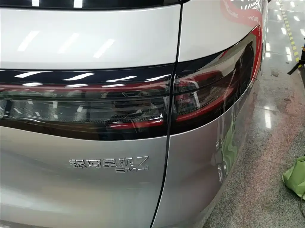 Geely Galaxy Xingjian 7 — фото 4