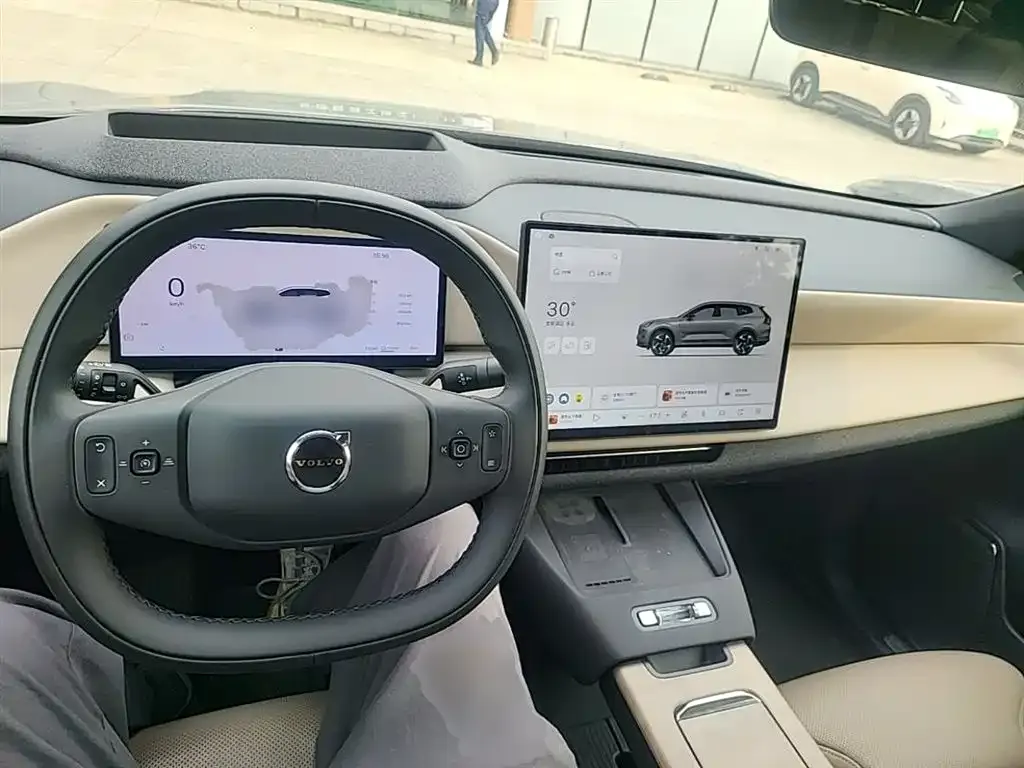 Volvo XC70 Plug-in Hybrid — фото 5