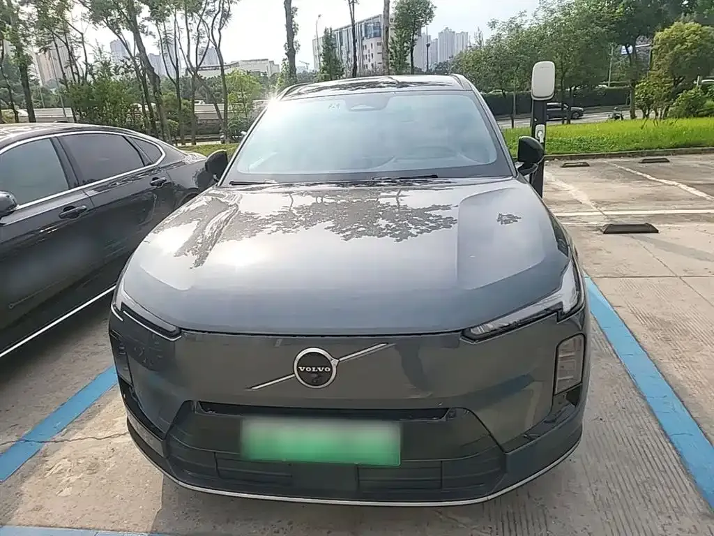 Volvo XC70 Plug-in Hybrid — фото 4