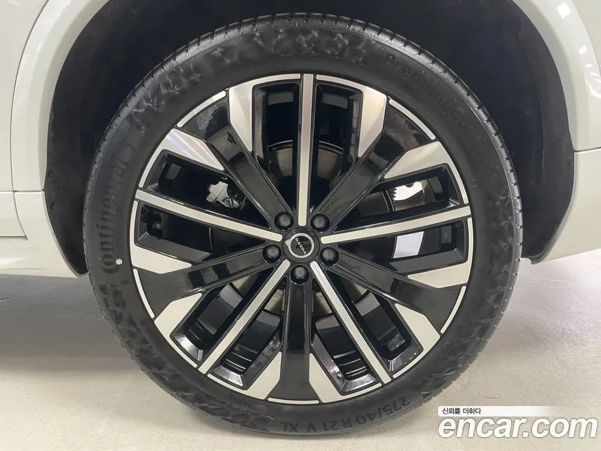 Volvo XC90 — фото 10