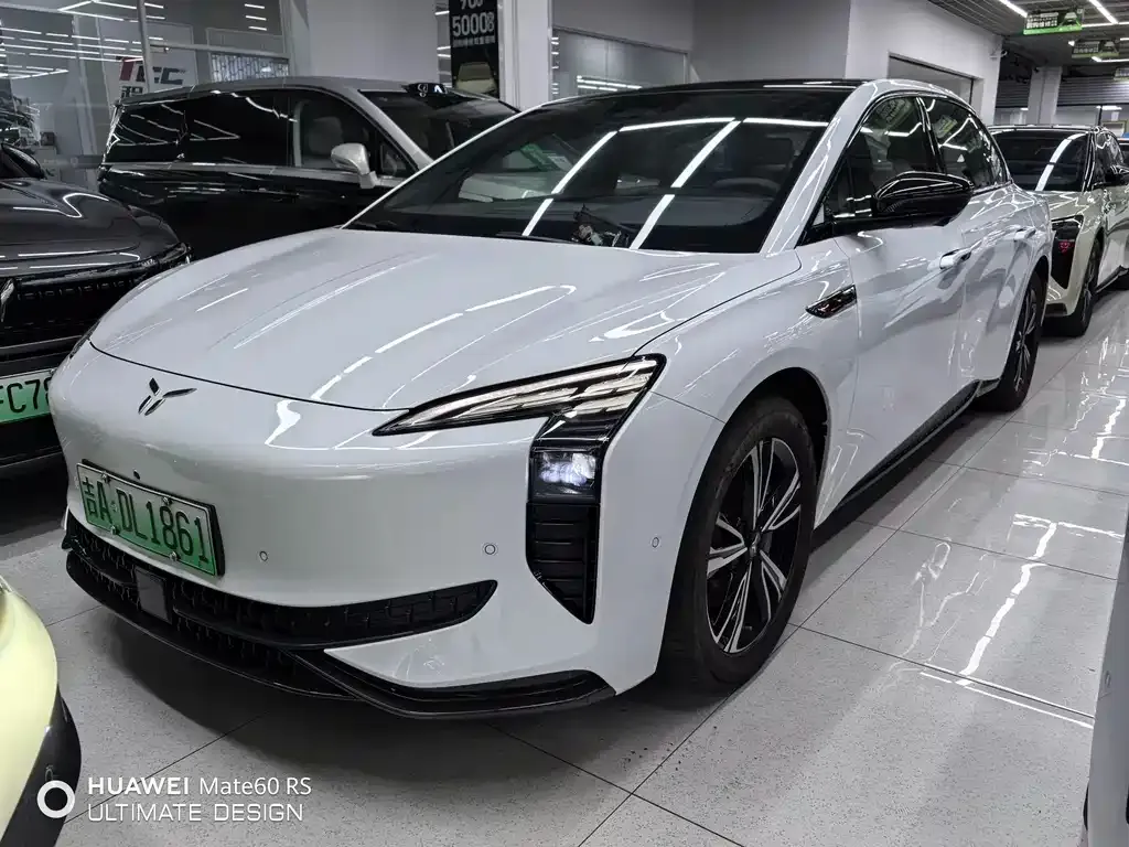 Hongqi EH7 — фото 1