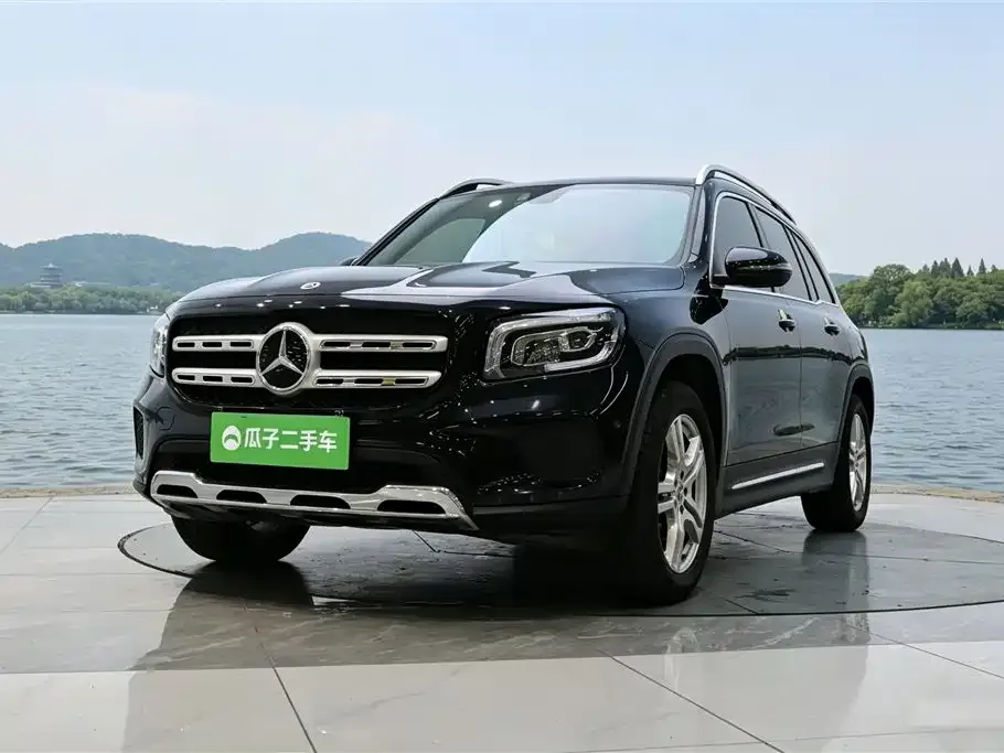 Mercedes-Benz GLB — фото 1