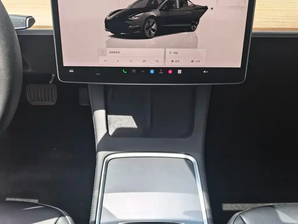Tesla Model 3 — фото 3