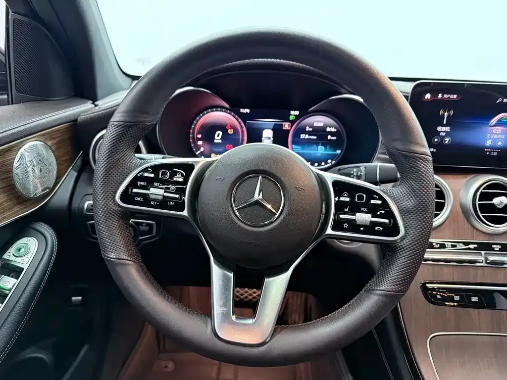 Mercedes-Benz GLC — фото 8