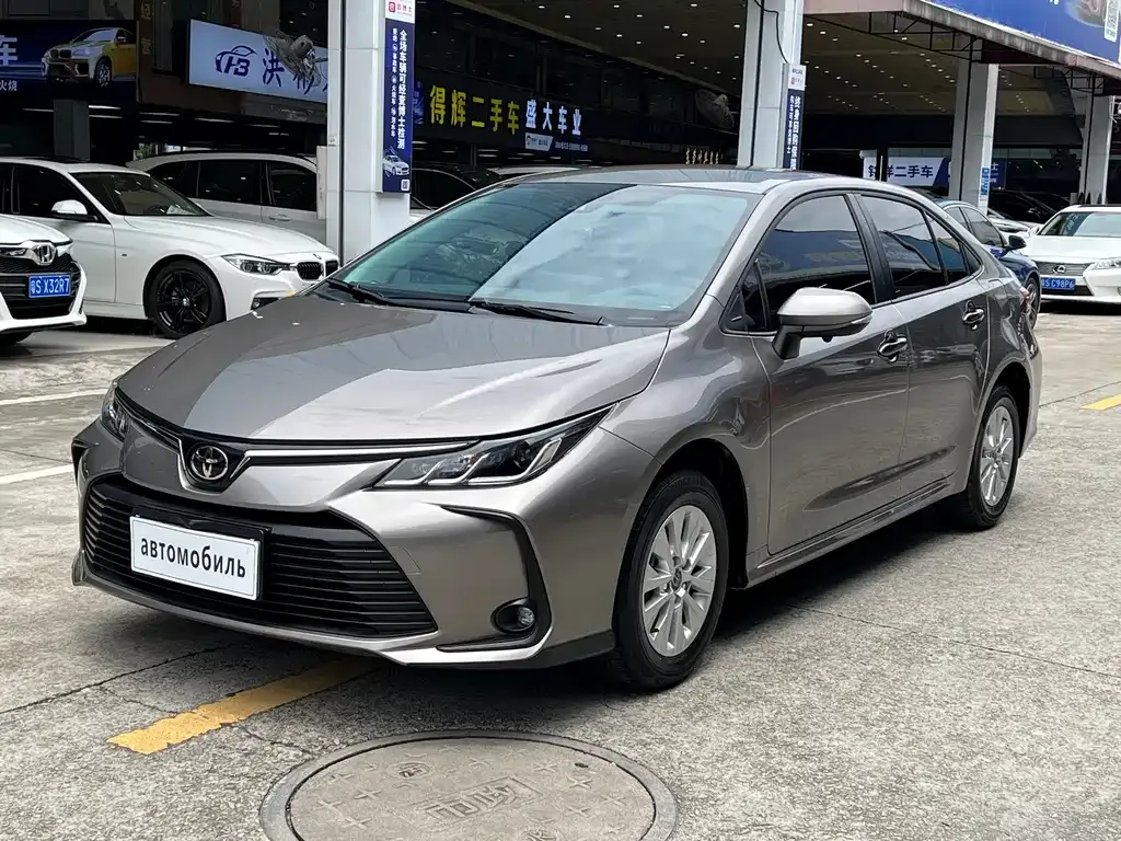Toyota Corolla — фото 1
