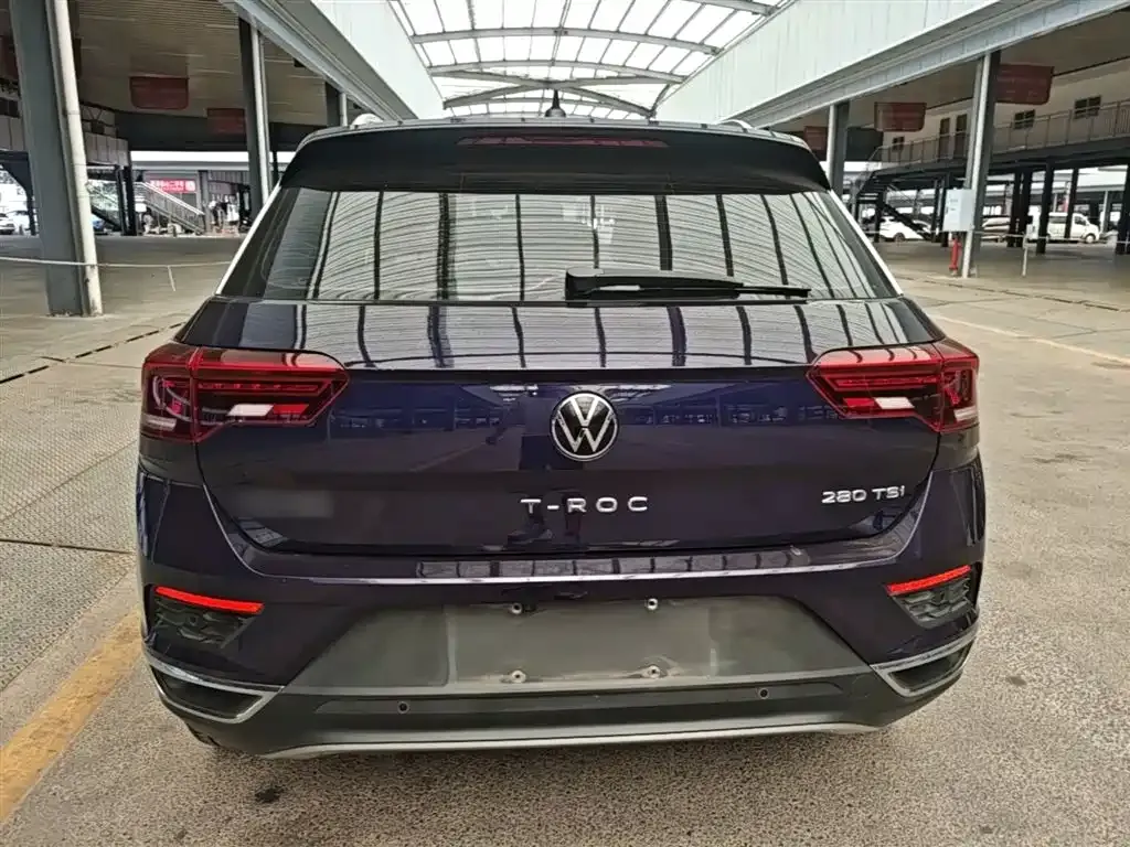 Volkswagen T-Roc — фото 9